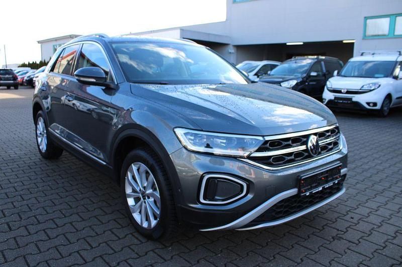 Gebraucht VW T-Roc Style 150 PS (110 kW) 2025 Grau SUV