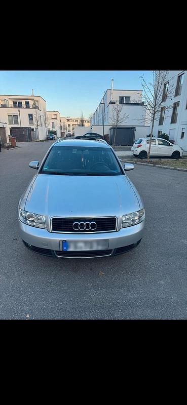 Silber Gebraucht 2003 Audi A4 Kombi | 800 € (Superpreis) - Bild 1/4