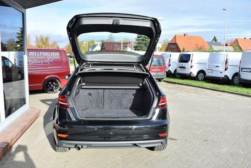 Gebraucht Audi A3 116 PS (85 kW) 2019 Schwarz Limousine