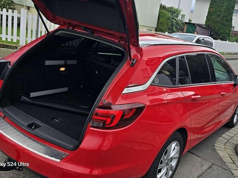 Rot Gebraucht 2019 Opel Astra Edition Kombi | 7.500 € (Teuer) - Bild 1/4