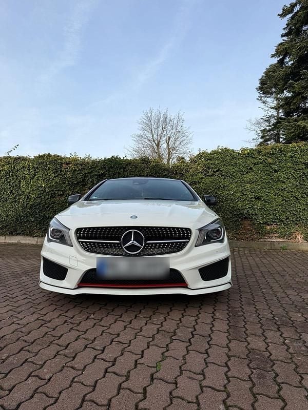 Gebraucht Mercedes CLA250 218 PS (160 kW) 2016 Weiß Limousine