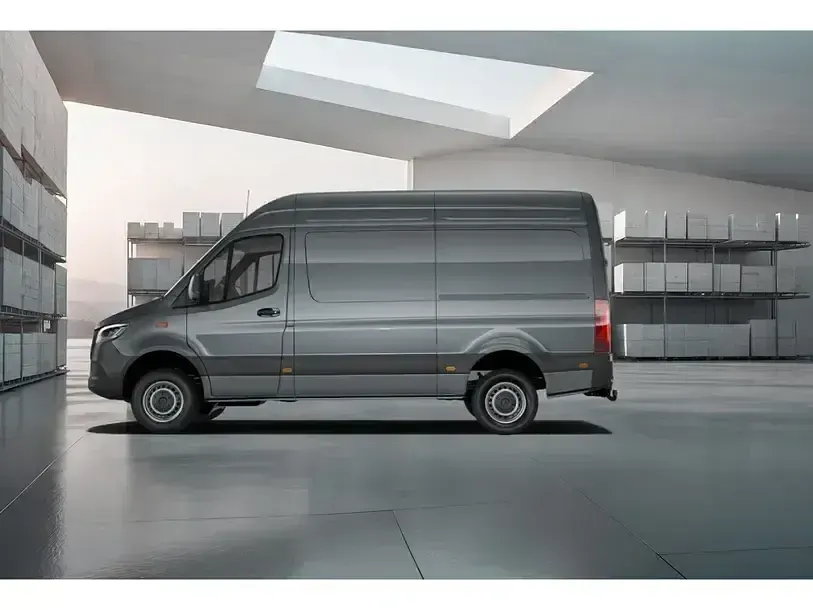 Gebraucht Mercedes Sprinter 190 PS (139 kW) 2025 Grau Van