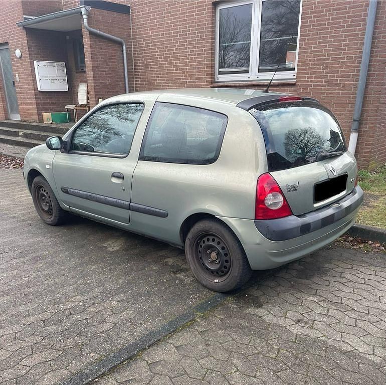 Gebraucht Renault Clio II 75 PS (55 kW) 2003 Grün Kleinwagen