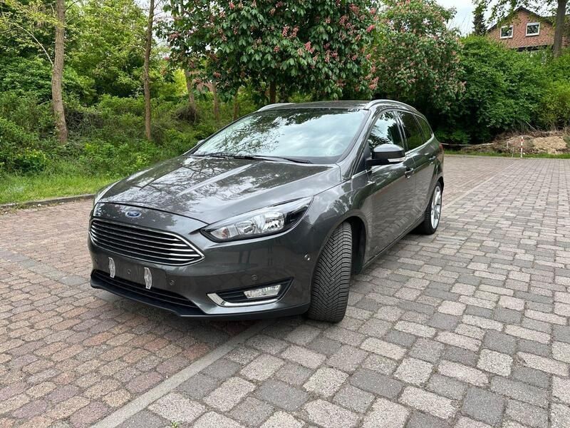 Grau Gebraucht 2015 Ford Focus Titanium Kombi | 12.700 € (Teuer) - Bild 1/4
