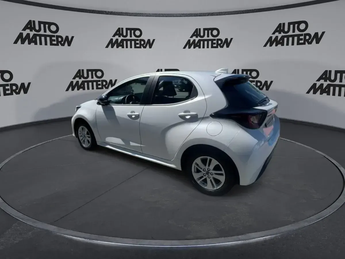 Neu Mazda 2 Center-Line 116 PS (85 kW) 2025 Weiß Kleinwagen