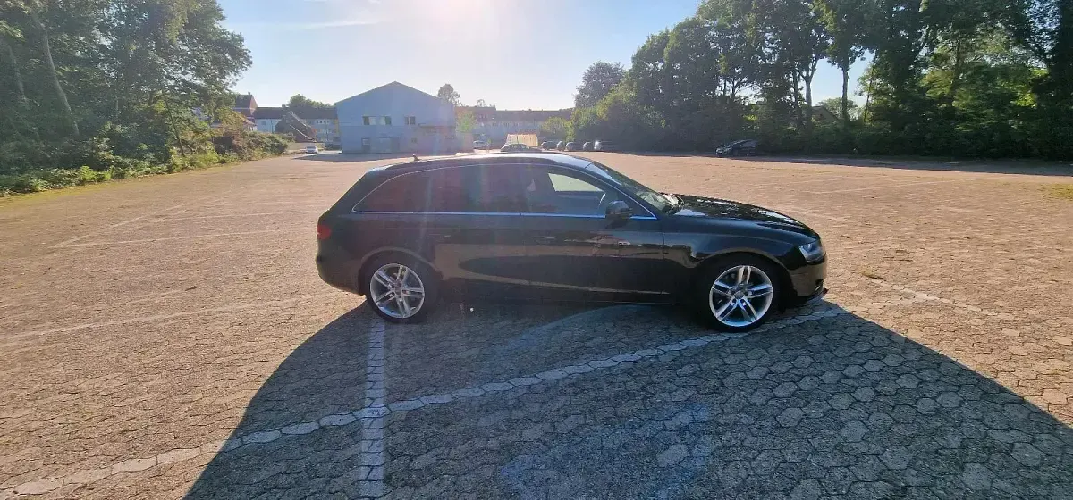Gebraucht Audi A4 163 PS (119 kW) 2015 Schwarz Kombi