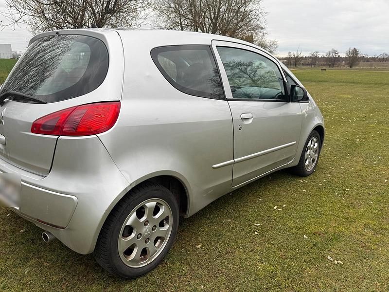 Gebraucht Mitsubishi Colt 95 PS (69 kW) 2006 Silber Kleinwagen