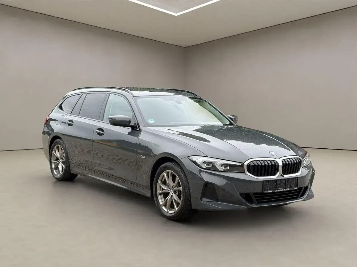 Gebraucht BMW 330 Shadowline 184 PS (135 kW) 2022 Grau Kombi