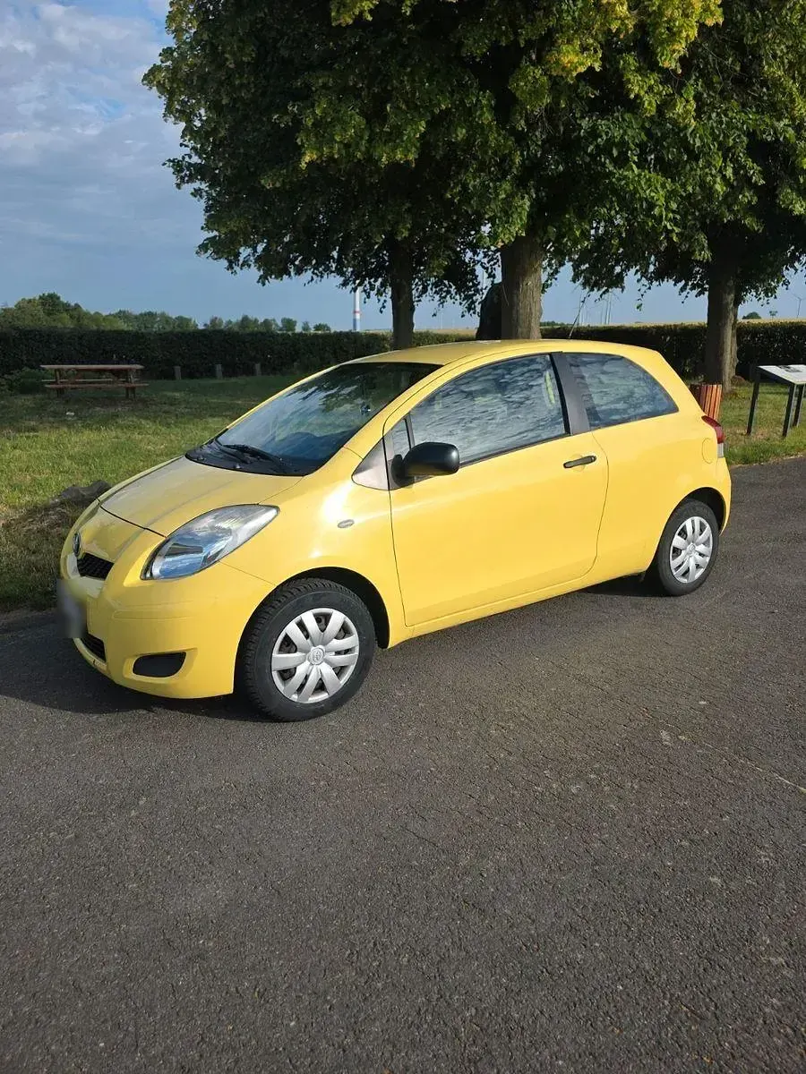 Gebraucht Toyota Yaris Cool 69 PS (50 kW) 2009 Gelb Kleinwagen