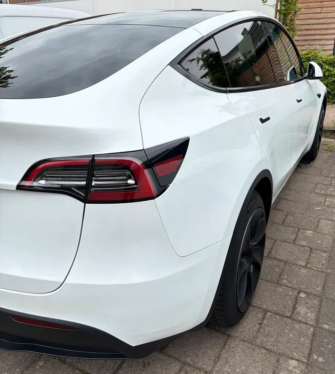 Usata Tesla Model Y Standard Range 188 kW (256 CV) 2023 Bianco SUV