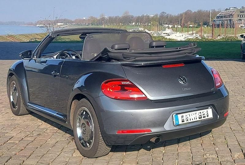 Gebraucht VW Beetle Cabriolet Design 105 PS (77 kW) 2013 Grau Cabrio