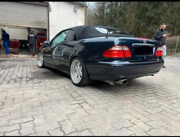 Gebraucht Mercedes CLK230 193 PS (141 kW) 2000 Blau Cabrio