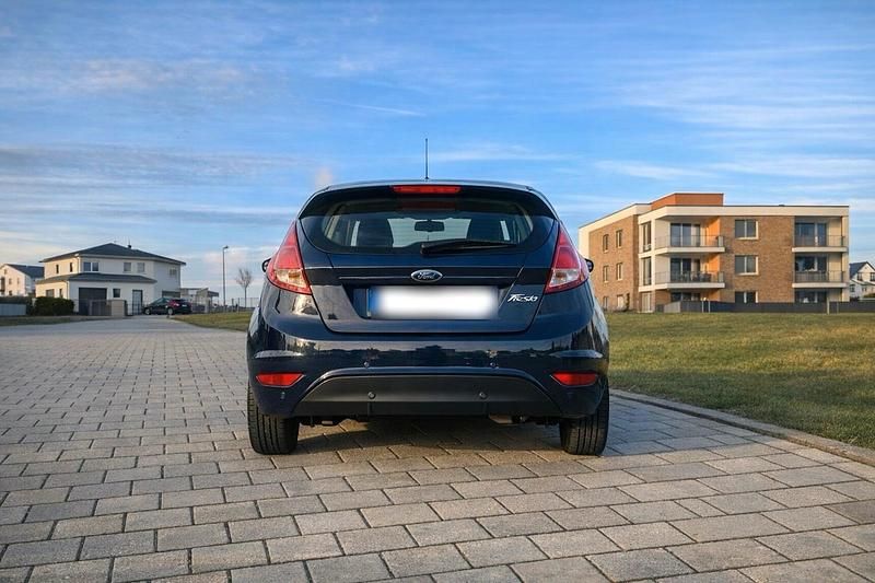 Gebraucht Ford Fiesta 80 PS (58 kW) 2017 Blau Kleinwagen