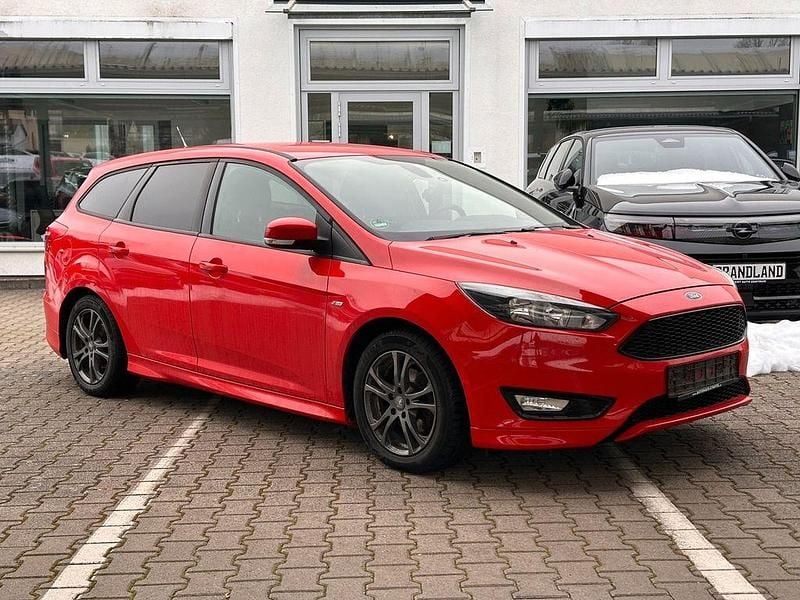 Usado Ford Focus ST-Line 140 CV (102 kW) 2018 Rojo Familiar