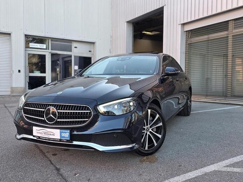 Gebraucht Mercedes E300 194 PS (142 kW) 2020 Cavansitblau Limousine