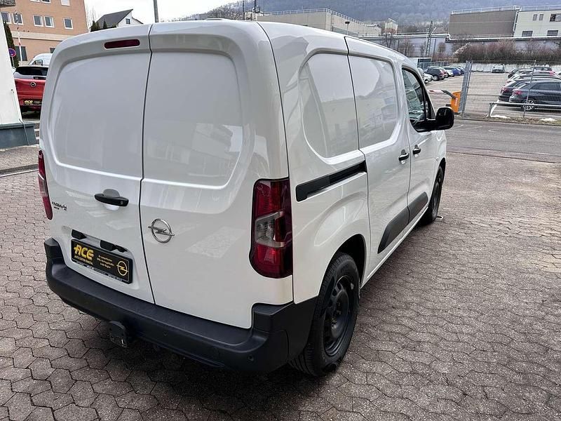 Gebraucht Opel Combo-e Life Edition 100 kW (136 PS) 2022 Jade weiss/arktis weiss Van / Kleinbus