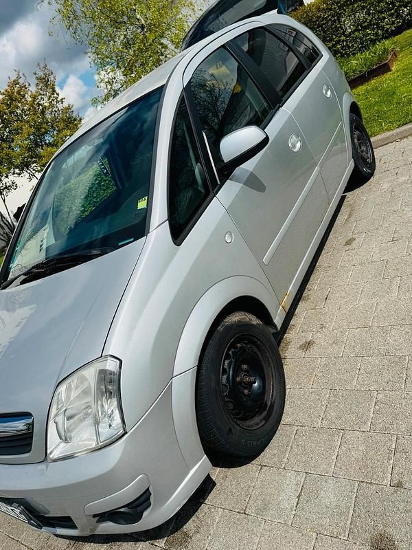 Gebraucht Opel Corsa 101 PS (74 kW) 2006 Silber Kleinwagen
