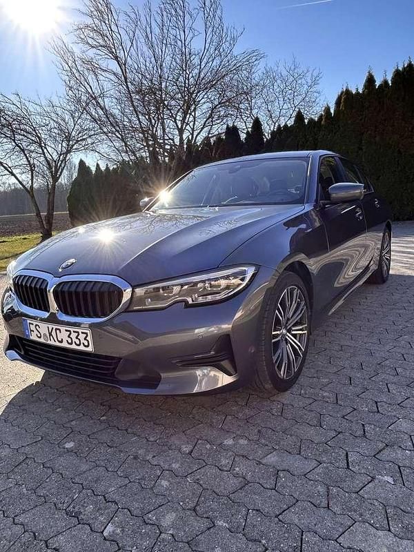 Gebraucht BMW 320 Advantage 190 PS (139 kW) 2019 Grau Limousine