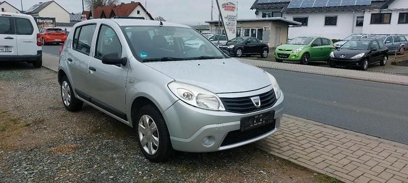 Gebraucht Dacia Sandero 75 PS (55 kW) 2010 Silber Limousine