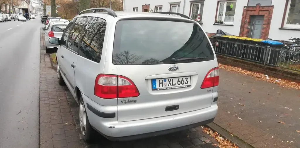 Gebraucht Ford Galaxy Trend 116 PS (85 kW) 2002 Silber Van / Kleinbus