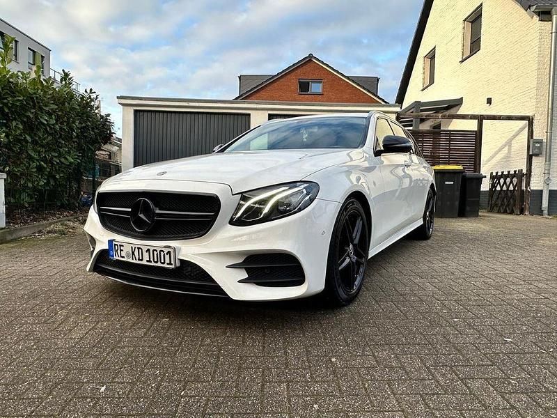Gebraucht Mercedes E220 AMG 194 PS (142 kW) 2018 Weiß Limousine