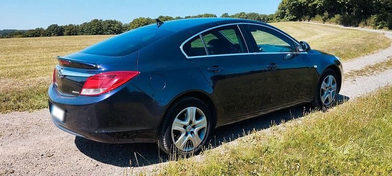 Gebraucht Opel Insignia 140 PS (102 kW) 2013 Blau Limousine