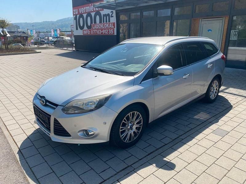 Gebraucht Ford Focus Titanium 116 PS (85 kW) 2011 Silber Limousine