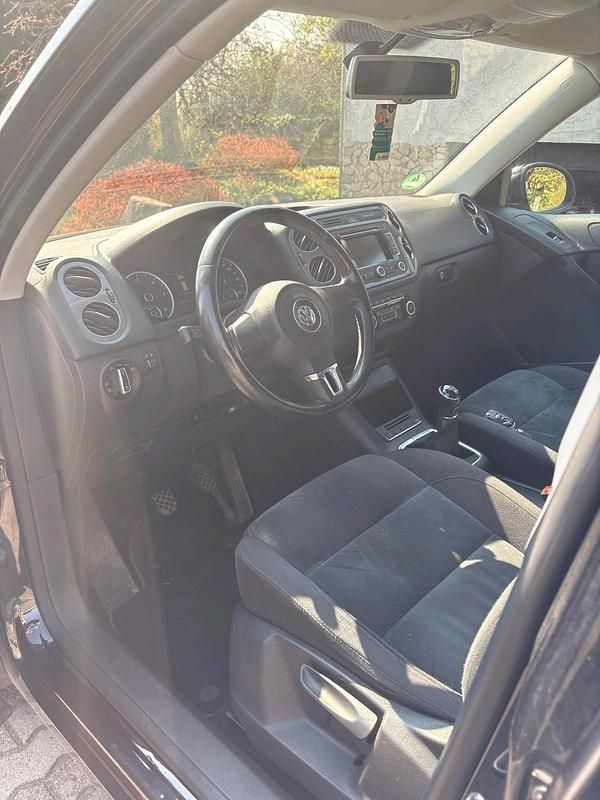 Gebraucht VW Tiguan 140 PS (102 kW) 2012 Schwarz SUV