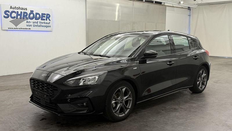 Schwarz Gebraucht 2021 Ford Focus ST-Line Limousine | 11.200 € - Bild 1/4