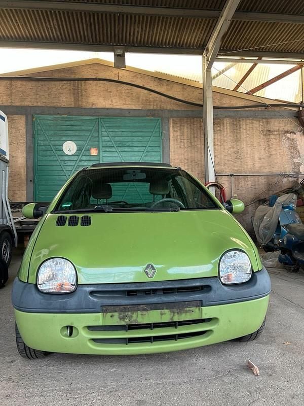 Grün Gebraucht 2000 Renault Twingo Kleinwagen | 200 € - Bild 1/4