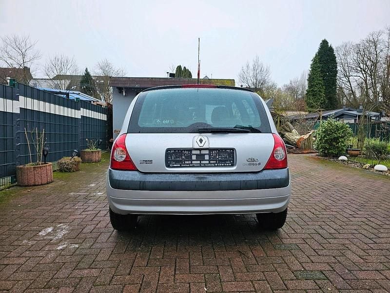 Gebraucht Renault Clio II Campus 75 PS (55 kW) 2005 Silber Kleinwagen