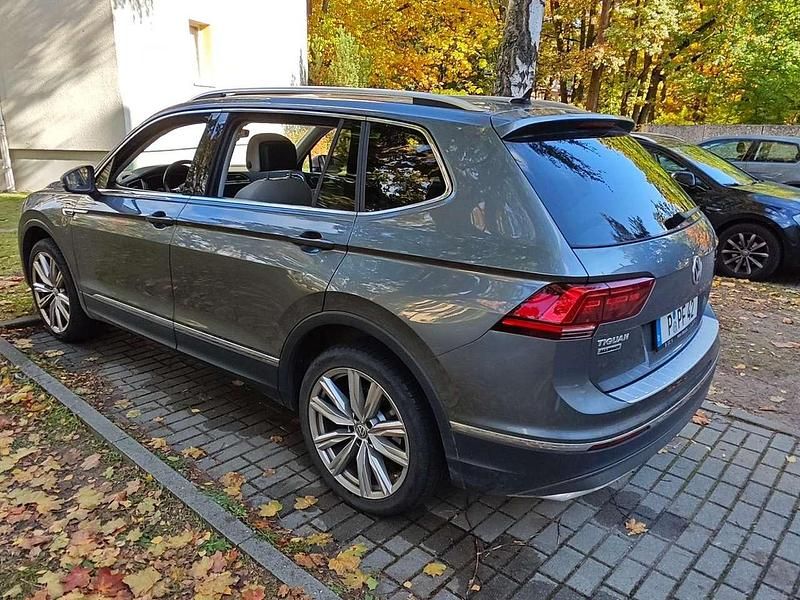 Grau Gebraucht 2019 VW Tiguan Allspace Highline SUV | 28.250 € (Guter Preis) - Bild 1/4