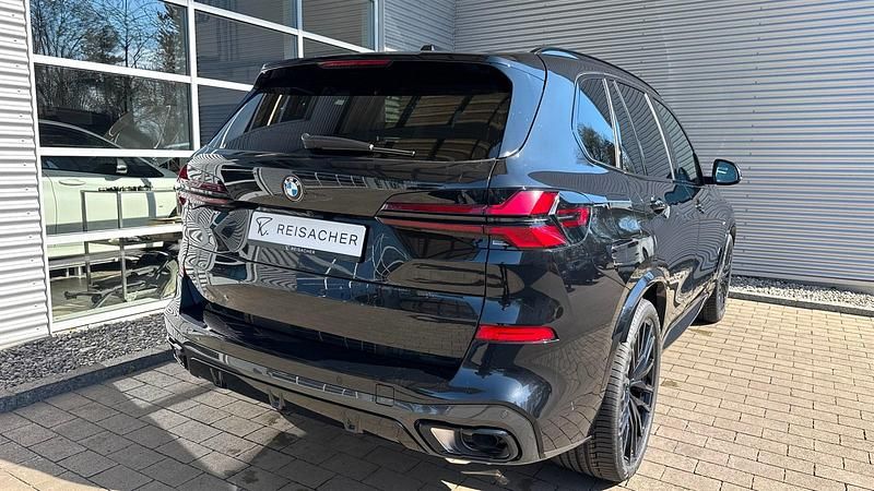 Neu BMW X5 Comfort Edition 352 PS (258 kW) 2026 Saphirschwarz metallic SUV