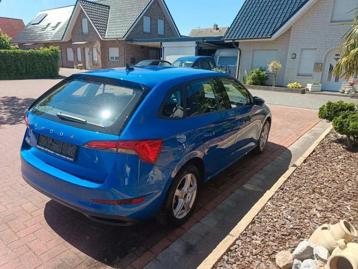 Gebraucht Skoda Scala Active 95 PS (69 kW) 2019 Blau Kleinwagen