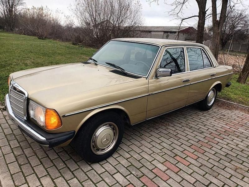 Gebraucht Mercedes 300 88 PS (64 kW) 1980 Blau Limousine