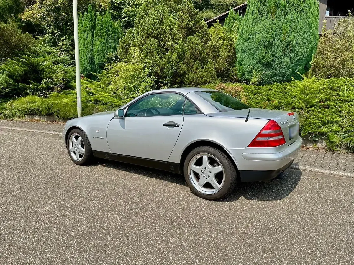 Gebraucht Mercedes SLK230 193 PS (141 kW) 1996 Silber Cabrio