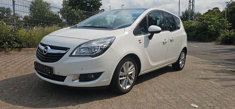 Weiß Gebraucht 2016 Opel Meriva drive Van / Kleinbus | 5.500 € (Fairer Preis) - Bild 1/4