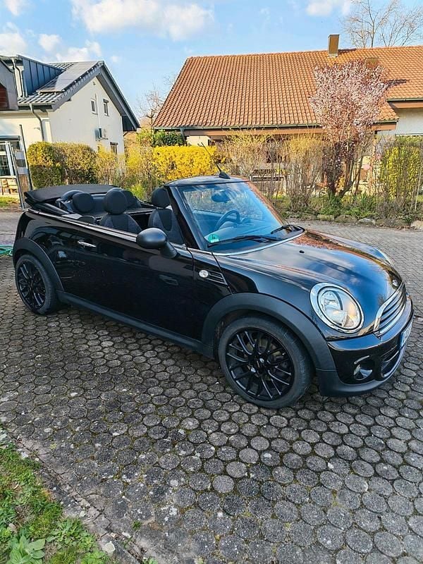 Usado Mini Cooper Cabriolet 132 HP (97 kW) 2015 Preto Cabrios