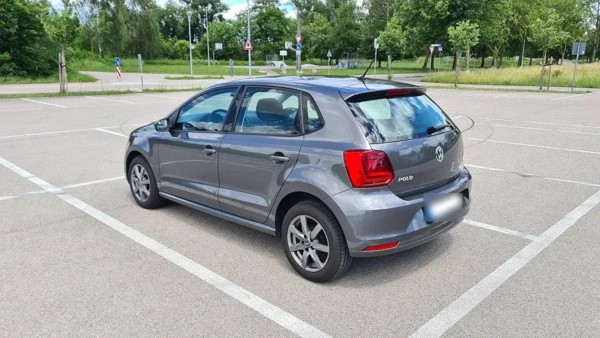 Gebraucht VW Polo Comfortline 75 PS (55 kW) 2015 Grau Kleinwagen