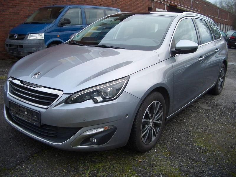 Gebraucht Peugeot 308 SW Allure 120 PS (88 kW) 2015 Gris artense Kombi
