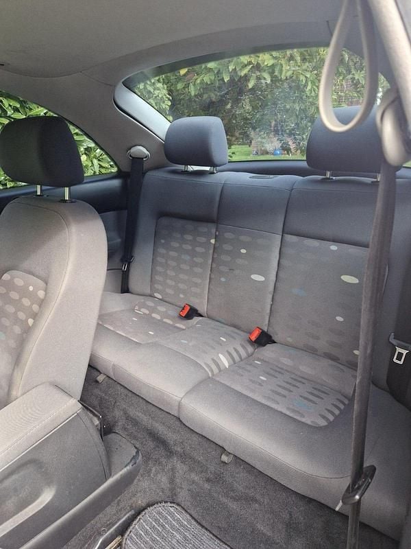 Gebraucht VW New Beetle 101 PS (74 kW) 2004 Schwarz Kleinwagen