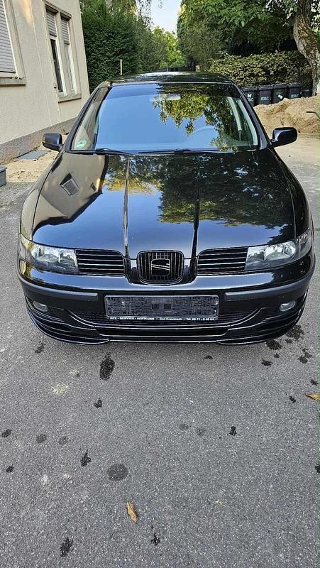 Schwarz Gebraucht 2003 Seat Leon Kleinwagen | 1.200 € (Fairer Preis) - Bild 1/4