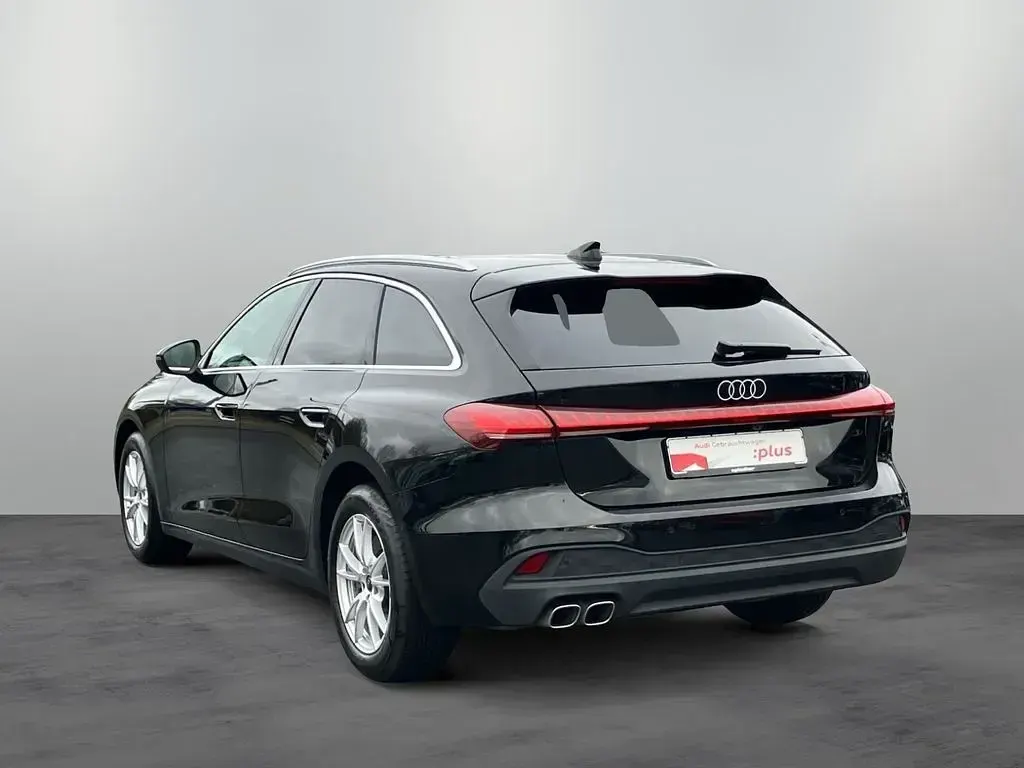 Gebraucht Audi A5 Sport 204 PS (150 kW) 2024 Mythosschwarz metallic Kombi