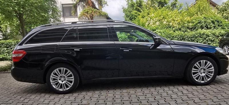 Second-hand Mercedes E250 204 CP (150 kW) 2013 Negru Break