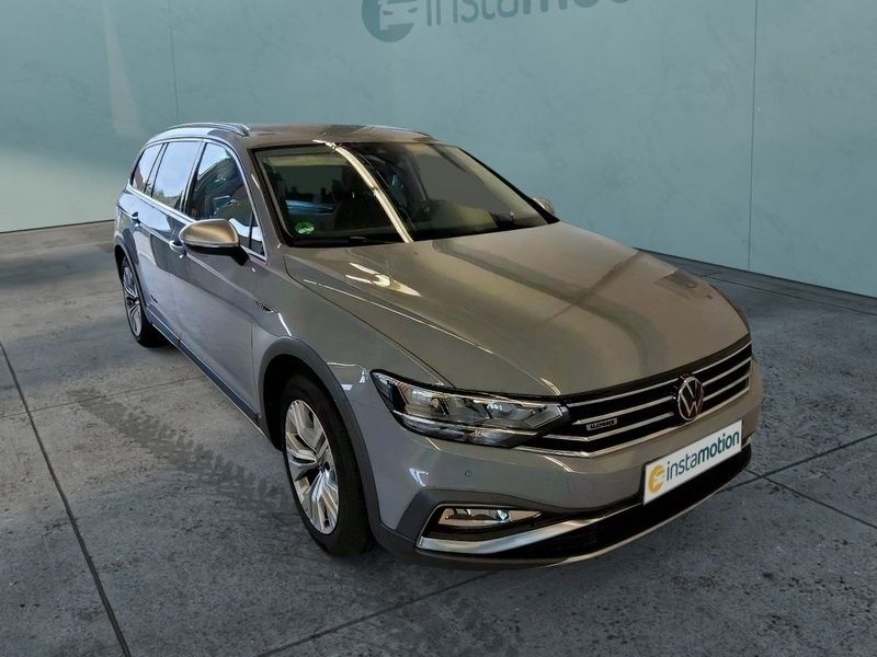 Grau Gebraucht 2022 VW Passat Alltrack Kombi | 35.829 € (Fairer Preis) - Bild 1/4