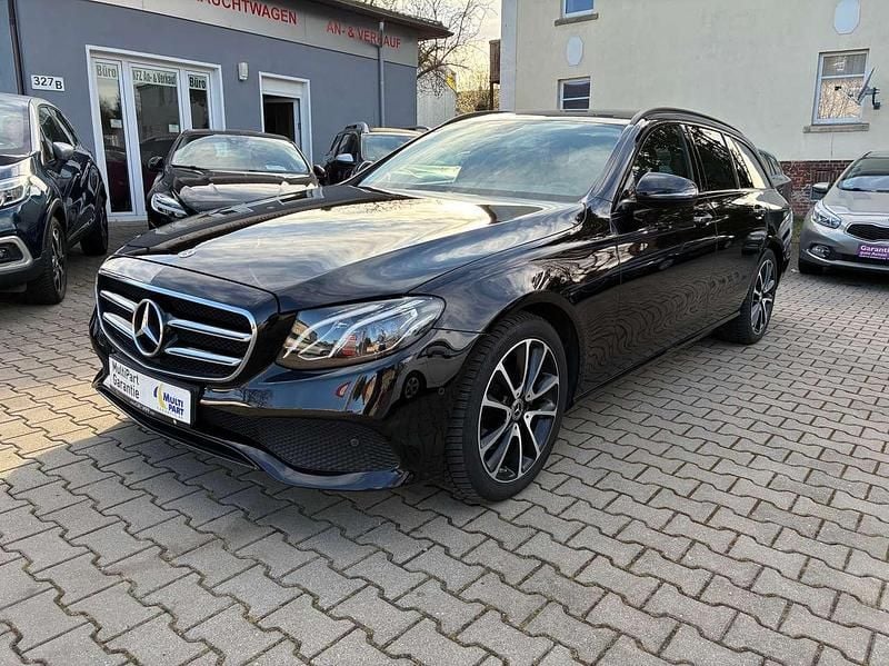 Gebraucht Mercedes E200 197 PS (144 kW) 2020 Schwarz  unilack Kombi
