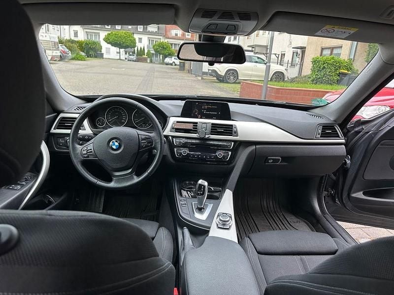 Grau Gebraucht 2016 BMW 325 Gran Turismo Advantage Limousine | 14.999 € (Guter Preis) - Bild 1/4