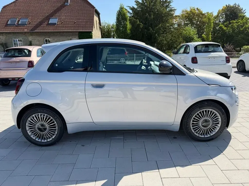 Neu Fiat 500 Icon 65 PS (47 kW) 2026 Blau