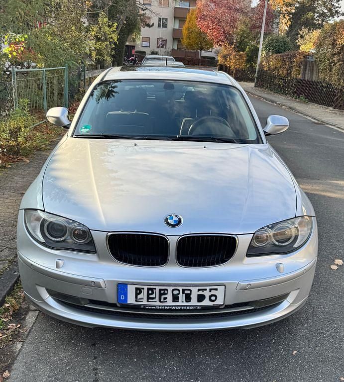 Silber Gebraucht 2009 BMW 116 Kleinwagen | 5.000 € (Fairer Preis) - Bild 1/4