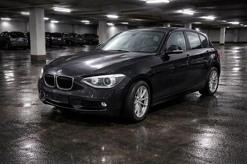 Gebraucht BMW 116 Advantage 136 PS (100 kW) 2014 Schwarz Kleinwagen